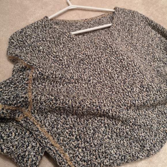 American apparel sweater (3 for $35 when bundled with other items) - Picture 3 of 4